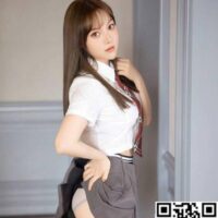 [秀人网]上海巨乳标致小嫩模学生装透视内衣喷血写真 – 豆瓣酱