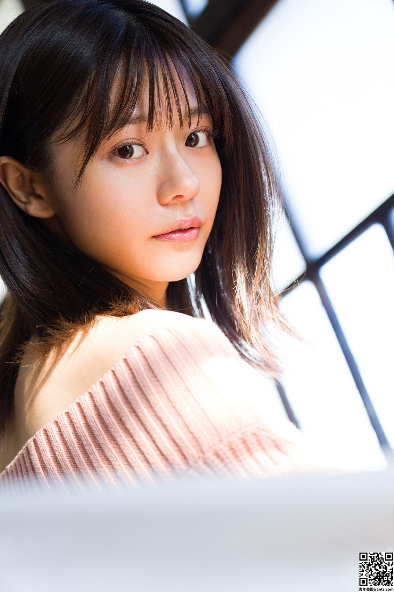 Yui Asakura 浅仓唯　Who&#39;s Hot Spisan Gravure Photobook