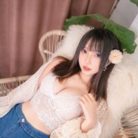 神楽坂真冬《牛仔短裤》尽情展示完美长腿