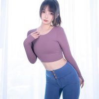 神楽坂真冬《紧身牛仔裤》显眼美臀形状视线移不开