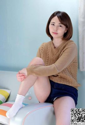 皮肤白皙的日本学生妹妹Yuua Emoto 榎本结亜 (29P)