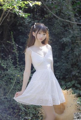 [Nagisa魔物喵] 白いスカート (30P)