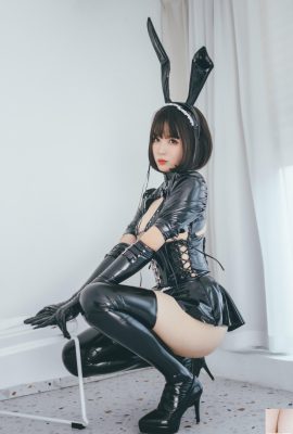 Xansoon 軒蕭學姐 – Bunny girl maid 兔女郎女仆 (52P)
