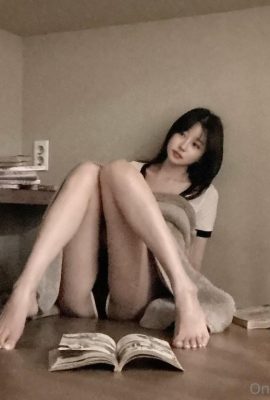 Korean TV Girl – -01 (103P)