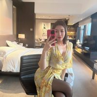 [網路收集] XiuRen秀人網美模 果兒Victoria《 黃色戰袍 》 [30P]