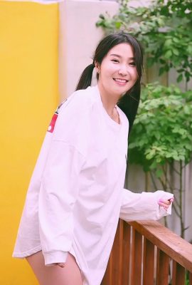 韓國模特Jena.sis (在小小的花園裡不穿內褲灑花澆水) (93P)