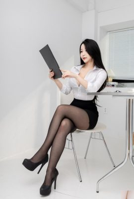 [PUSSY LET] VOL.37 Yoon Seolhwa – Office (77P)