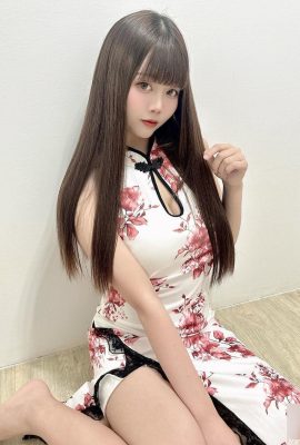 小隻馬「裘球」超神顏值搭載白皙嫩乳 讓人受不了 (10P)