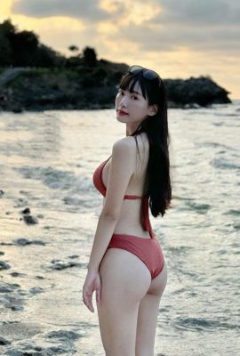 青春女神「Queena娜娜」顏值超標！完美身型色氣滿滿 (10P)