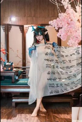 阿呀被發現了Aya and 小和甜酒 – Nian and Dusk Chinese Dress (199P) [