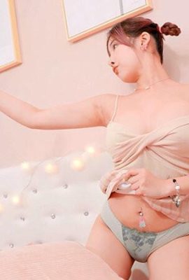 「我們偷偷躲起來做這種調皮的事」巨乳身材出眾…(21P)