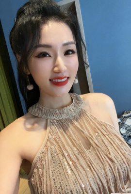 從家教老師變身成SHOWGIRL辣妹的 Michelle 安沁(12P)