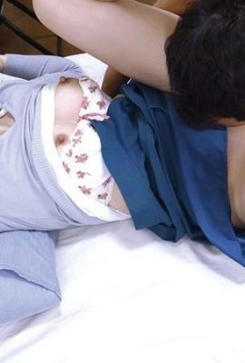 素人妻首次出演，哇塞破處的哦很干淨的 (20P)
