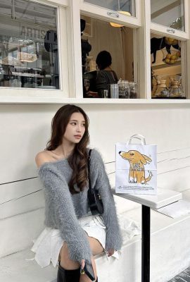 「哈耿_Ennaouii」露白嫩酥胸 臉蛋也超讚 (23P)