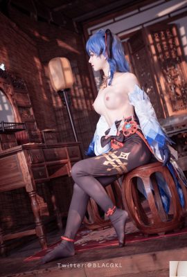 白莉愛吃巧克力《甘雨》 (90P)