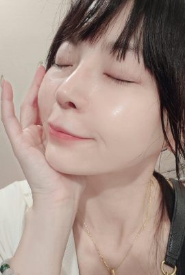長腿嫩妹「Maggie性感甜心小小」內心小鹿亂撞 (23P)