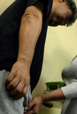 一個沮喪的成熟女人用強調她的乳房的衣服引誘鄰居，並與淫蕩的女人有淫蕩的淫蕩性！ （20p）