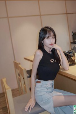 「李歆」飽滿美胸藏不住還有勾人美腿 (25P)