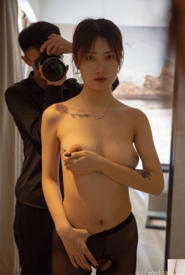 (國模套圖) 國模曉彤性愛人體私拍套圖 (108P)