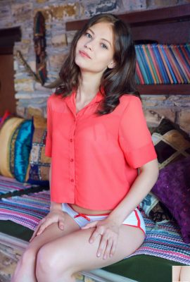 Hilary C  –  Twenia（95p）