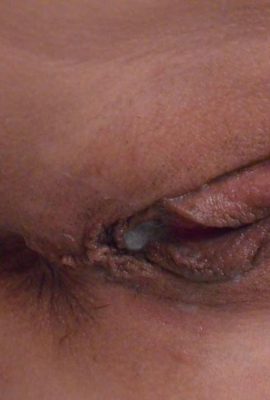 長發飄飄的氣質人妻和猛男情人約會后入前插被搞爽了 (48P)