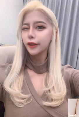 白皙飽滿青筋巨乳「涵」一看就硬 (10P)