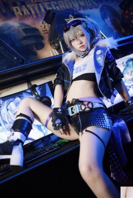 [網路收集] 福利少女 瘋貓ss《 少女衣櫥 銀狼 》VIP專屬全 [40P]
