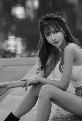 YouTuber「沐雨柔」絕頂Body大放送 (10P)