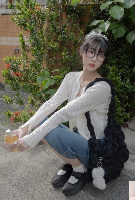 「吳芳」耀眼得毫無死角 (10P)