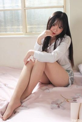 氣質女孩「奈璃」性感腰間纖細到逆天又誘人 (10P)