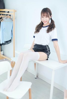 「巧巧」逆天身材 極品美腿+翹臀超犯規 (10P)