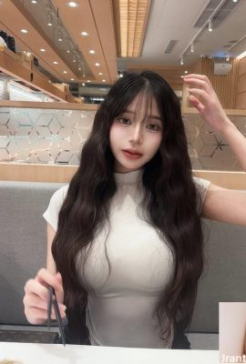 甜美女友「NINA」又軟又綿一級棒「雪白嫩乳」大方溢出！零缺點秒圈粉 (10P)