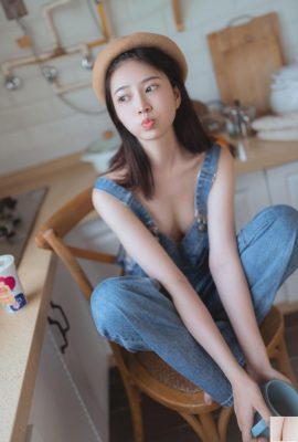 (國模人體) 年年《寶寶餓了》 (32P)