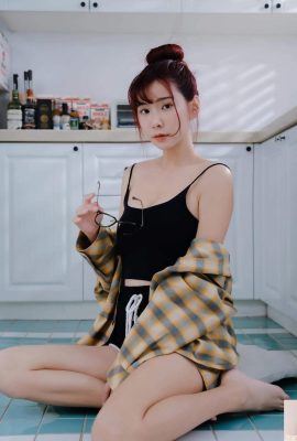 高顏值臉蛋看不膩 「Sutin托?[恪雇昝荔w態令人著迷 (10P)