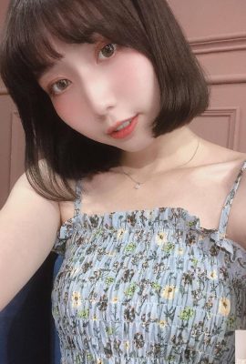 氣質嫩妹「龍睬崴」比基尼裝扮驚為天人 沒想到有料 (10P)