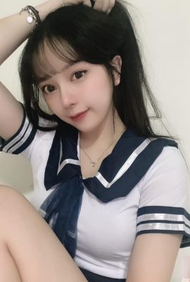 氣質奶妹「林涵」細腰爆乳好誘人 (10P)
