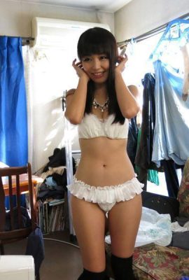 女優的房間都這麽亂嗎？賺那麽多錢爲啥不換個大點的房子呢 (29P)