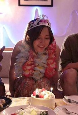 慶祝生日就是要吃巧克力棒 田中寧寧