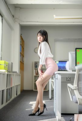 香草喵露露 – NO.056 忙露的職場 粉白裙 (40P)