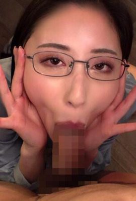 Kitano Mina：嚴肅而謙虛的Kitano看著雞巴，讓淫蕩的話…（21p）