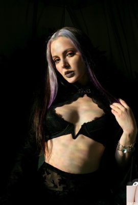 [Suicide Girls] 7月6日，2025年 –  Vitadeam  – 月亮 [46P]