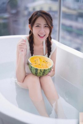 「想想 Tang Ling」完美的奶與腿 令人心跳加速 (10P)