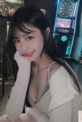 「竺竺」傲人雙峰炸裂 性感身形引爆 (10P)