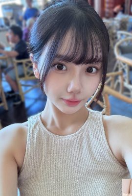 「菲比」精緻五官甜美撩人 眼神一秒勾走心魂 (10P)