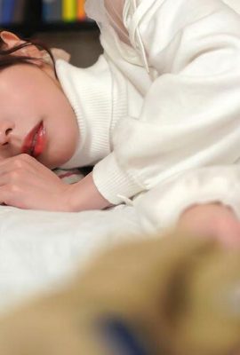 大阪紀穗：不知不覺中被每天來過夜的有男朋友的女性朋友誘惑，無法鼓起生活的勇氣……(21P)