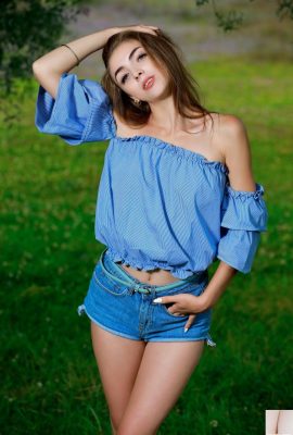 阿加莎·安 – 銀指甲 (110P)