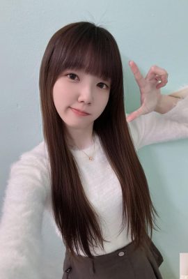 「姵儀 」姣好身材若隱若現 越看越迷人 (10P)