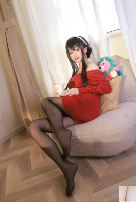 [網路收集] Aqua 水淼 – Yor Forger Red Sweater [68P]