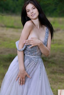 Aleksandrina – 優雅自然 (120P)