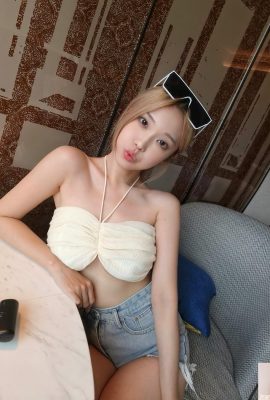 「萱萱兒」甜美笑容太迷人 極度誘惑的視角大飽眼福 (10P)